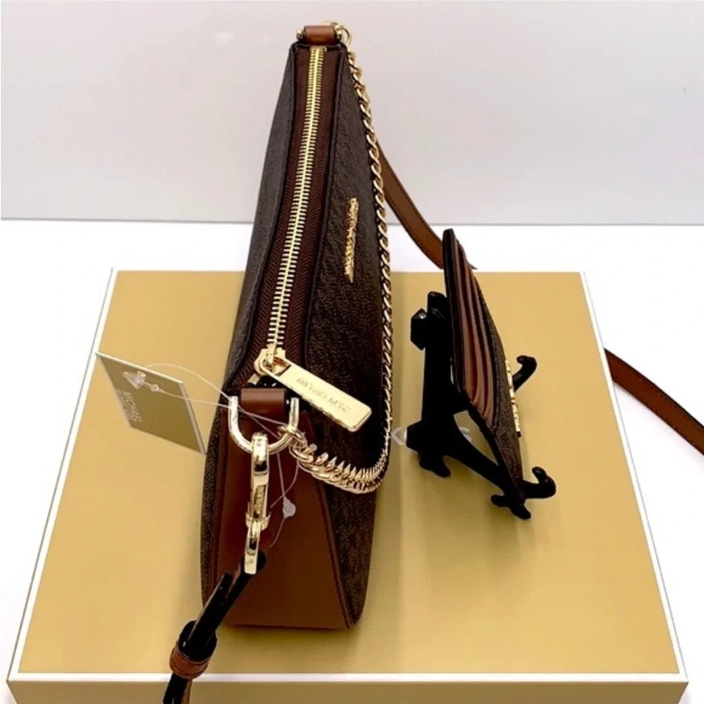 MICHAEL KORS GIFTABLE SHOULDER BAG & CARD HOLDER BOXED SET BROWN SIGNATURE COLOR - Picture 4 of 16